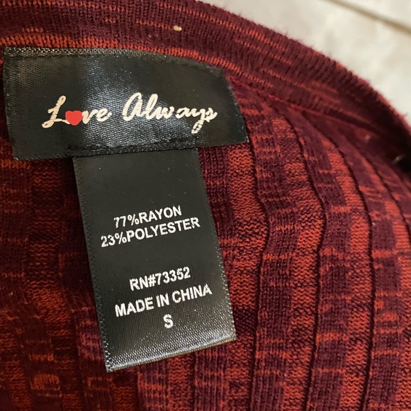 Burgundy Sweater 💋 - Picture 2 of 2